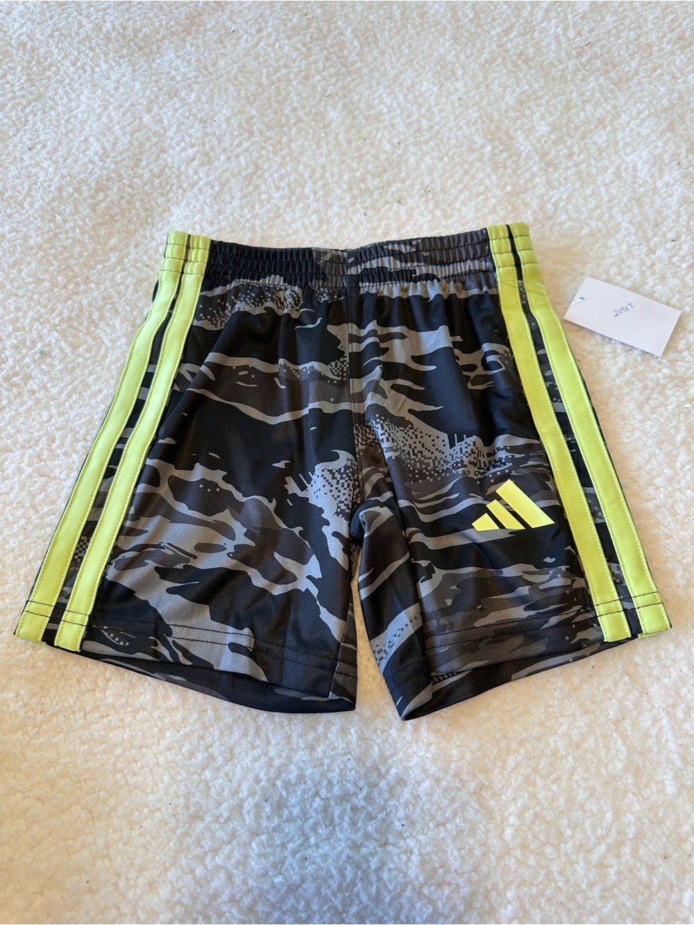 Boy’s Adidas Short Set - Picture 6 of 9